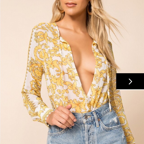 Superdown yellow and white bodysuit with bow - Picture 9 of 13